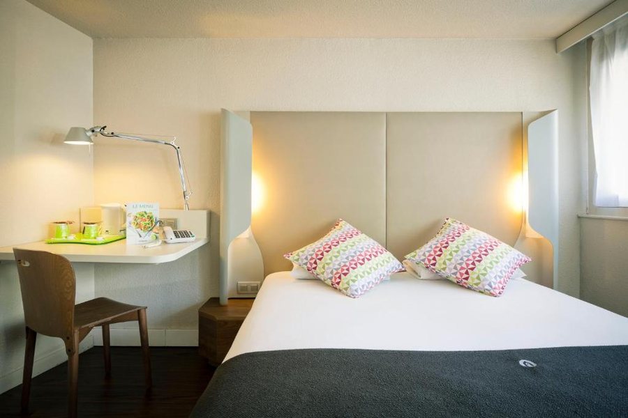 Campanile Geneve Aeroport Palexpo — Guest room