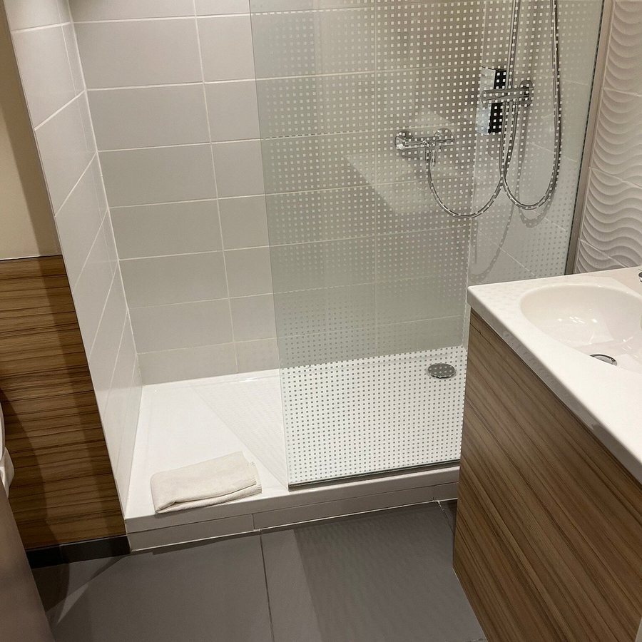 Campanile PRIME Metz Centre Gare — Bathroom