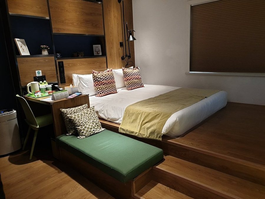 Campanile Shanghai Jing An Hotel — Guest room