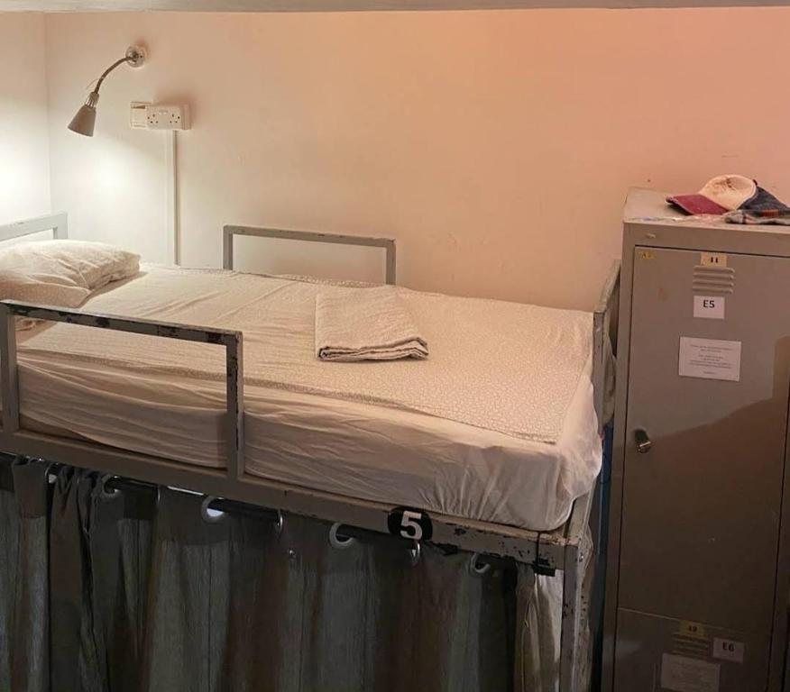 Campbell Inn — Guest room