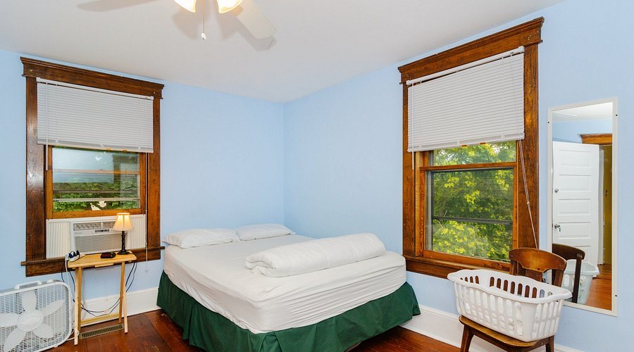 Campfire Lodgings — Guest room