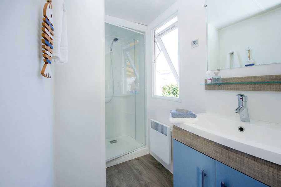 Camping de la Cote d Argent — Bathroom