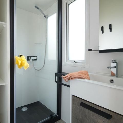 Camping du Lac du Jaunay — Bathroom