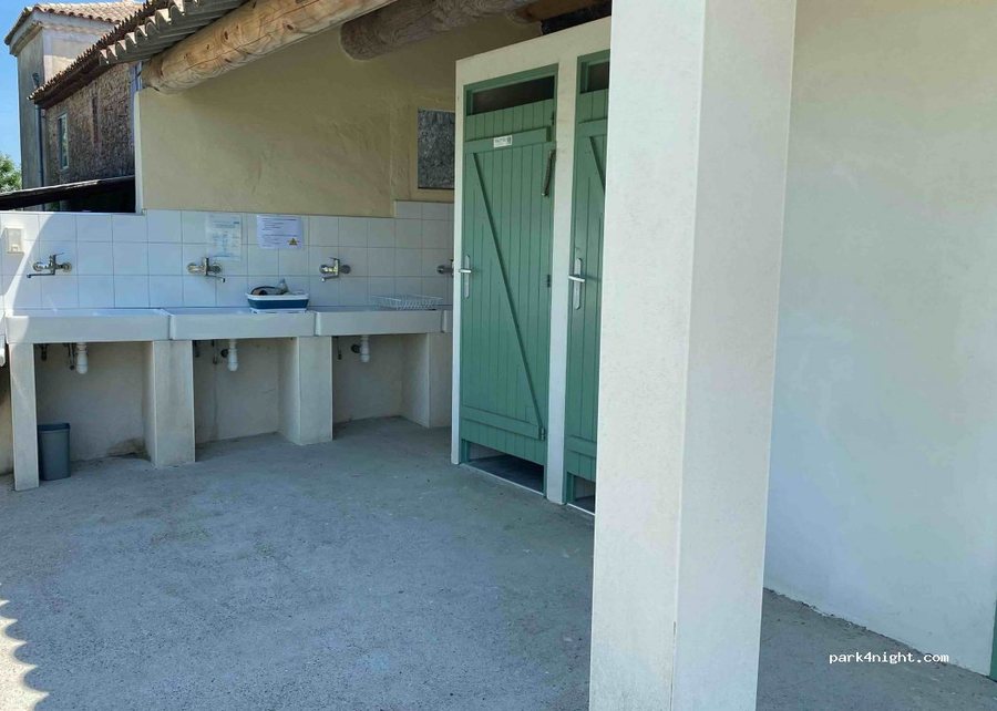 Camping du Mas Cauvy — Bathroom