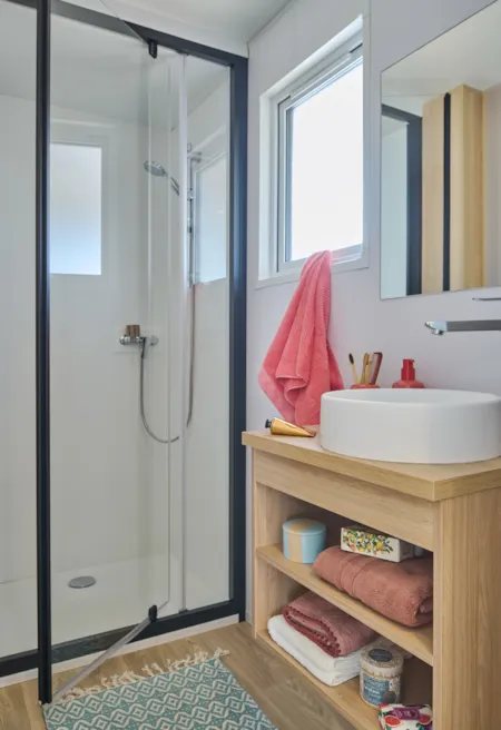 Camping du Vougot — Bathroom