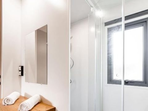 Camping Les Violettes — Bathroom