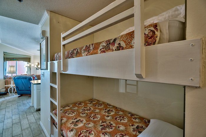 Camping on the Gulf — Guest room
