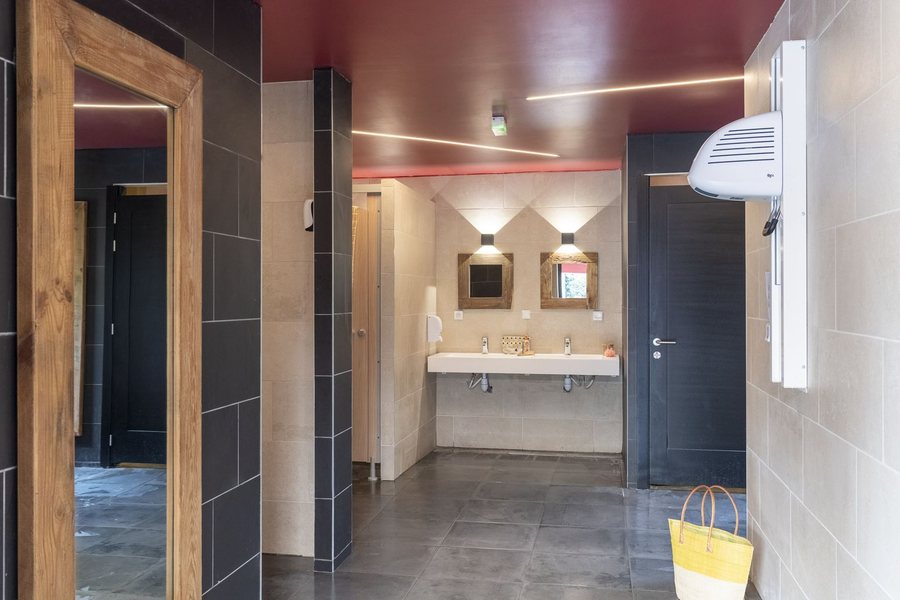 Camping Sandaya les Tamaris — Bathroom