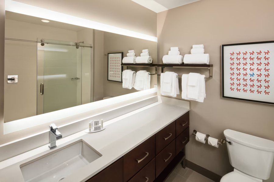 Canal Street Inn — Bathroom