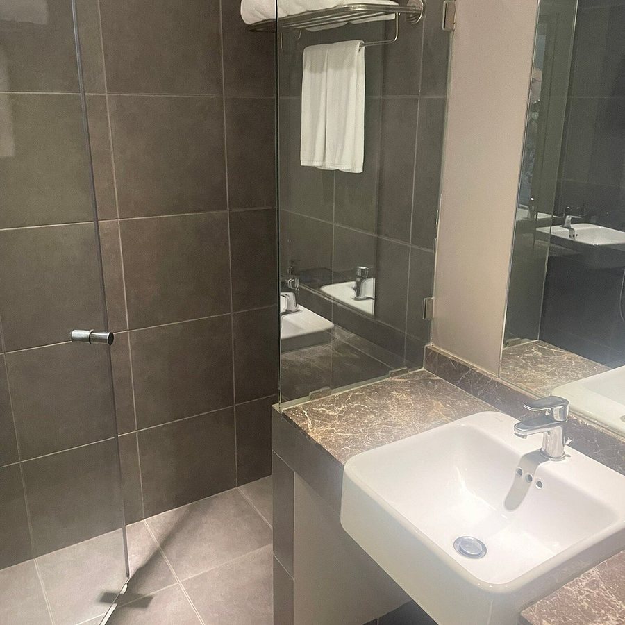 Canalis Suvarnabhumi Airport Bangkok Hotel — Bathroom