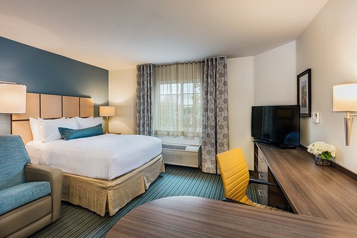 Candlewood Suites Anaheim Resort Area by IHG — Guest room