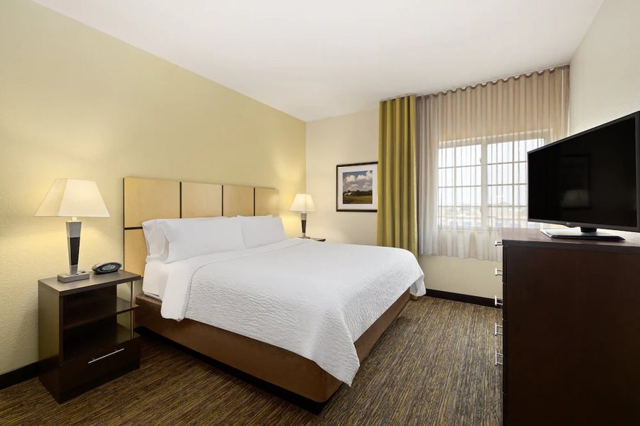 Candlewood Suites Bismarck By IHG — Guest room