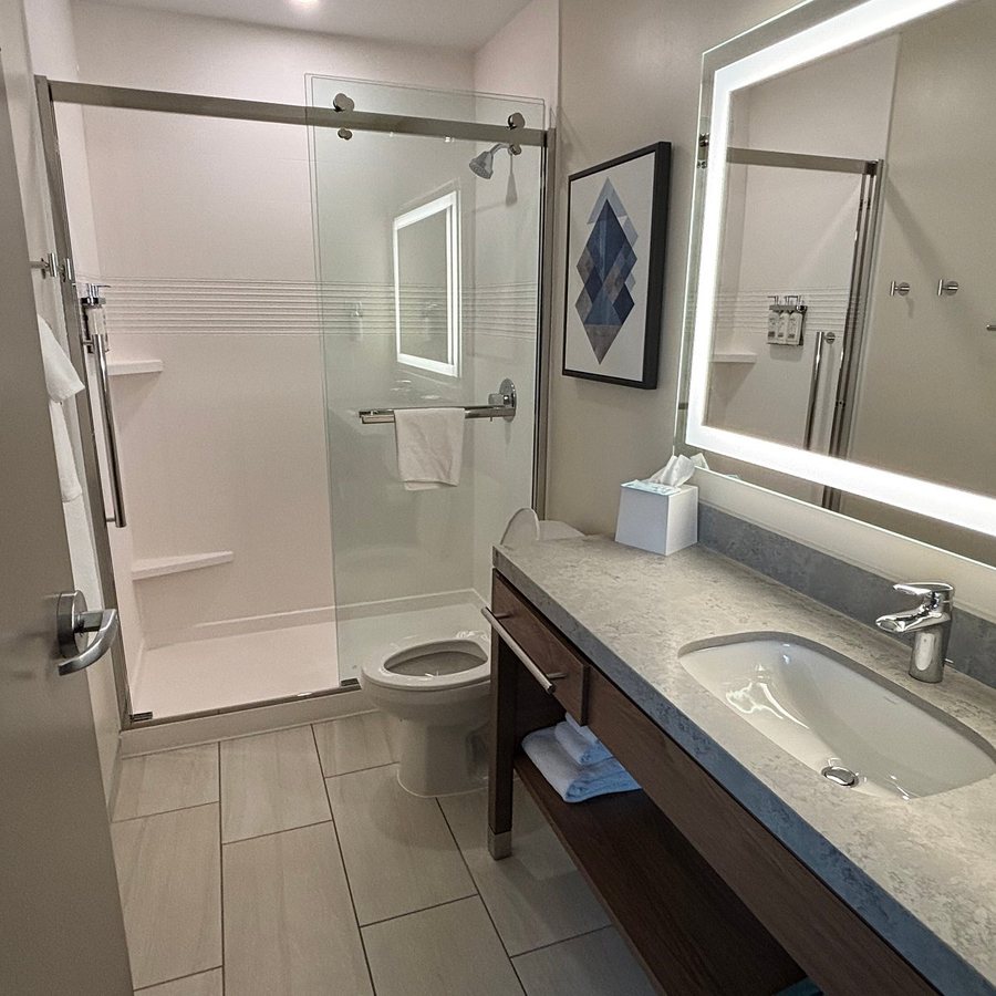 Candlewood Suites Columbia By IHG — Bathroom