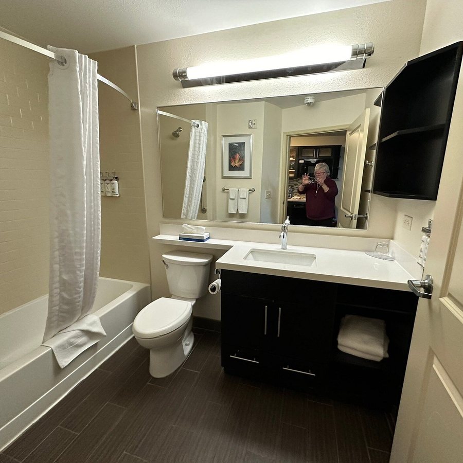 Candlewood Suites Denver North Thornton by IHG Thornton Colorado — Bathroom