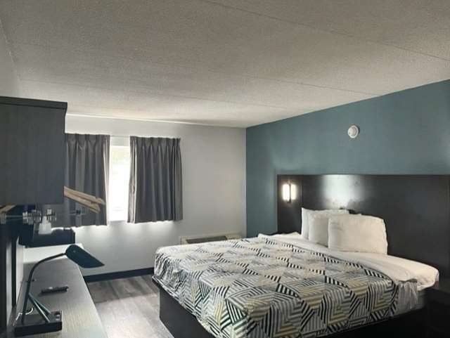 Candlewood Suites East Syracuse Carrier Circle by IHG — Guest room