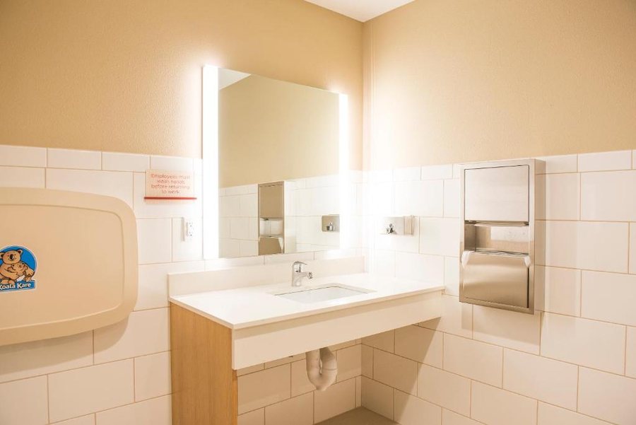 Candlewood Suites Fargo South Medical Center by IHG — Bathroom
