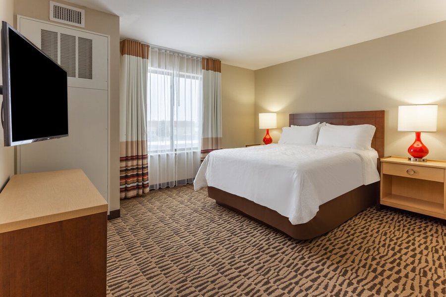 Candlewood Suites Fargo South Medical Center by IHG — Guest room