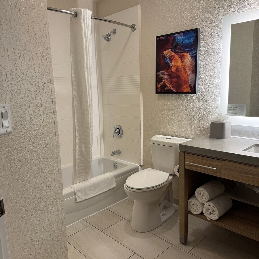 Candlewood Suites Ft Myers I 75 By IHG — Bathroom