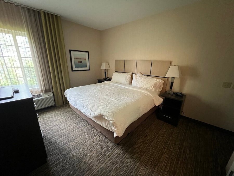 Candlewood Suites Grove City Outlet Center by IHG — Guest room