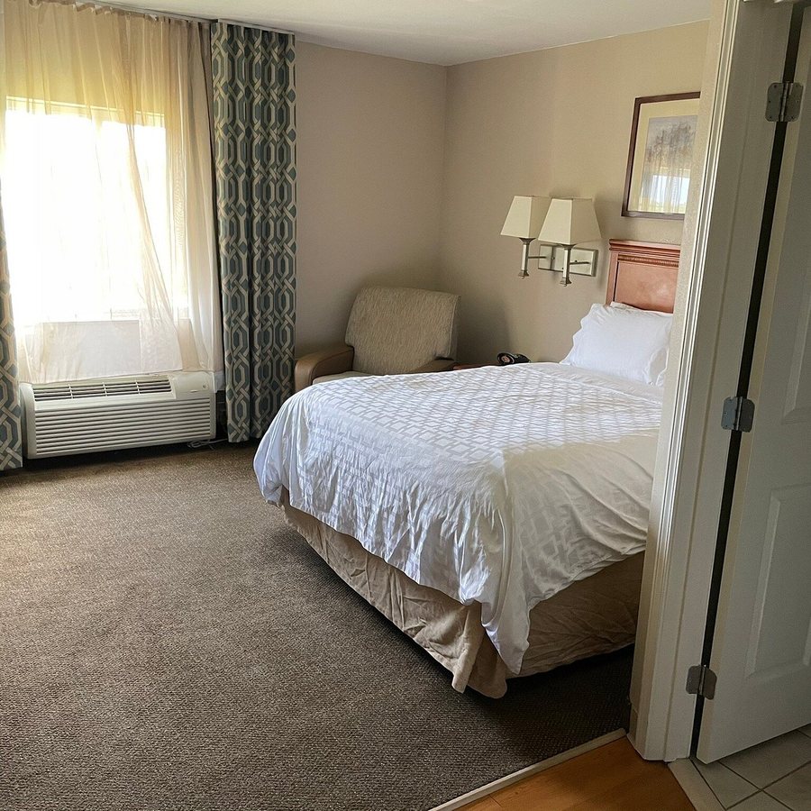 Candlewood Suites Hot Springs By IHG — Guest room