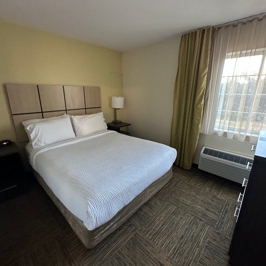 Candlewood Suites Huntersville Lake Norman Area by IHG — Guest room