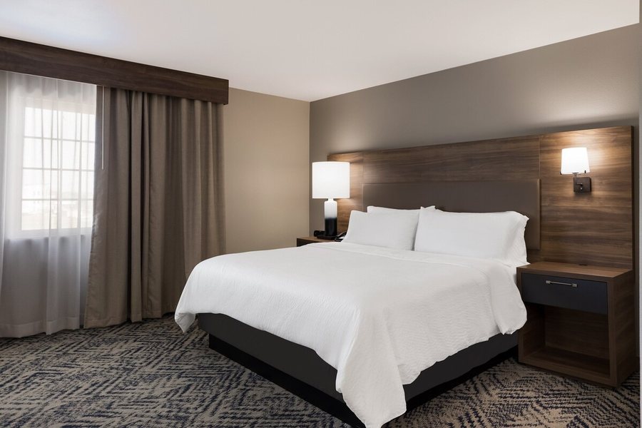 Candlewood Suites Lafayette River Ranch by IHG — Guest room