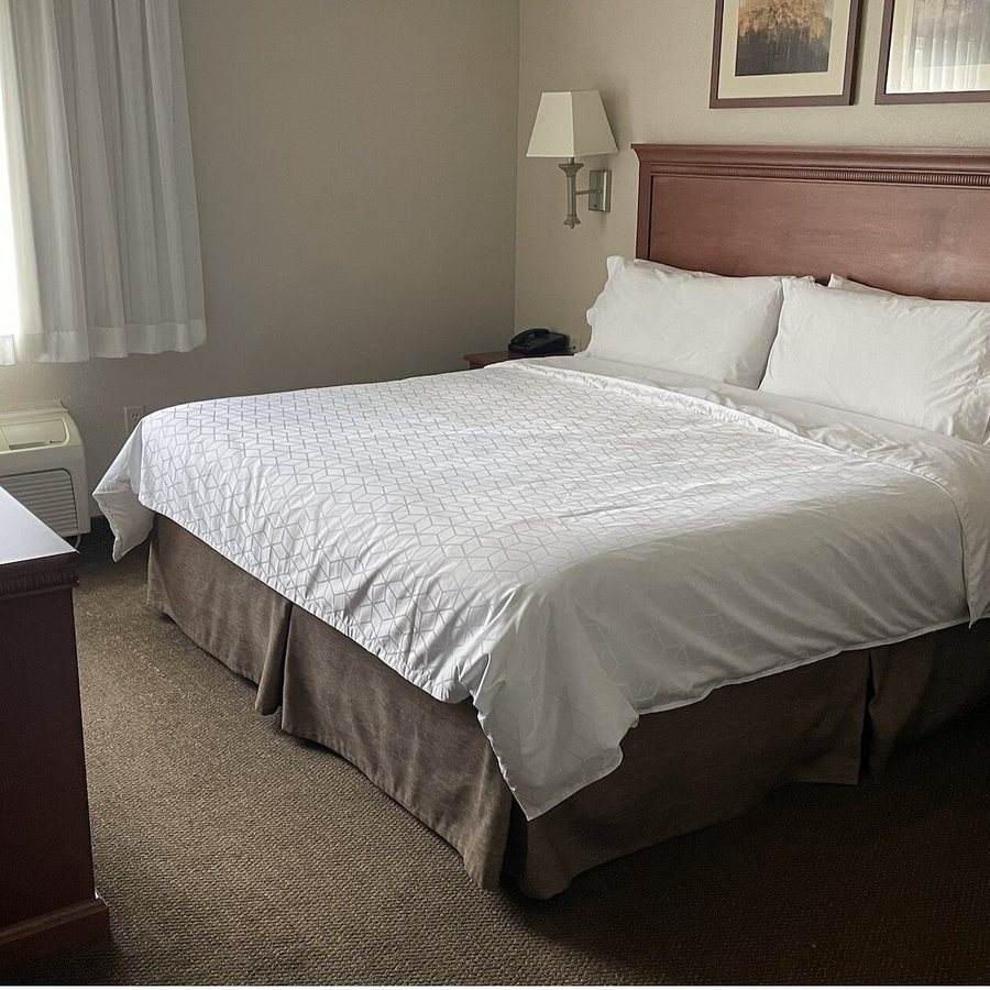 Candlewood Suites Milwaukee Airport Oak Creek by IHG — Guest room