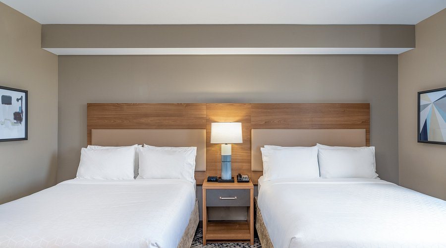 Candlewood Suites Mobile Downtown by IHG — Guest room
