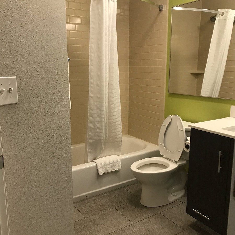 Candlewood Suites Nashville Franklin by IHG — Bathroom