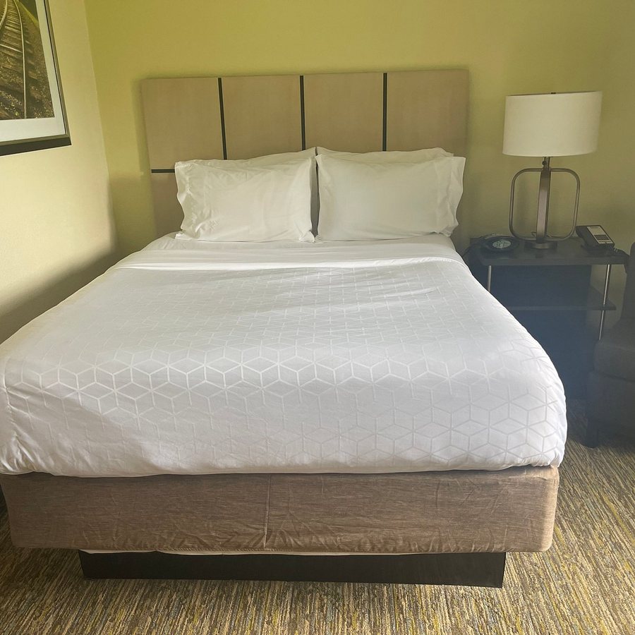 Candlewood Suites Newport News Yorktown by IHG — Guest room