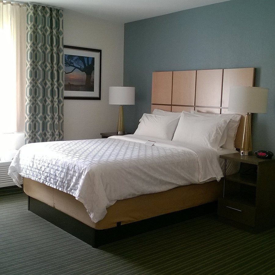 Candlewood Suites Pensacola University Area by IHG — Guest room