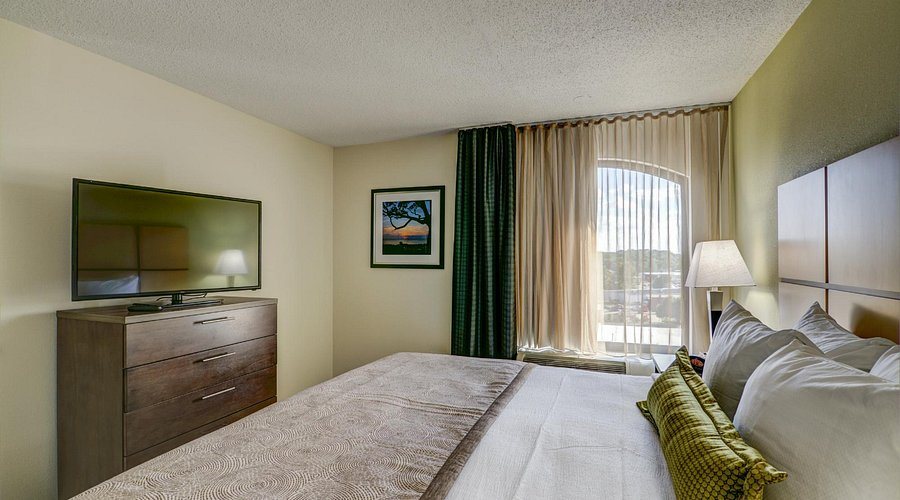 Candlewood Suites Richmond West Broad by IHG — Guest room