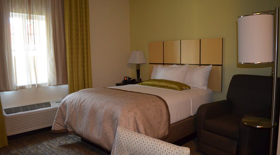 Candlewood Suites San Antonio Airport by IHG — Guest room