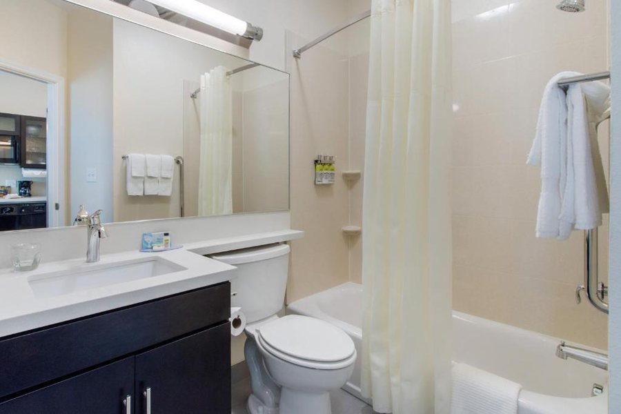 Candlewood Suites San Antonio Lackland Afb Area by IHG — Bathroom
