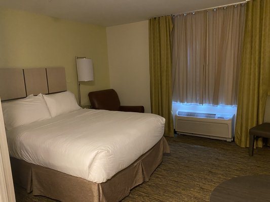 Candlewood Suites Secaucus Meadowlands by IHG — Guest room