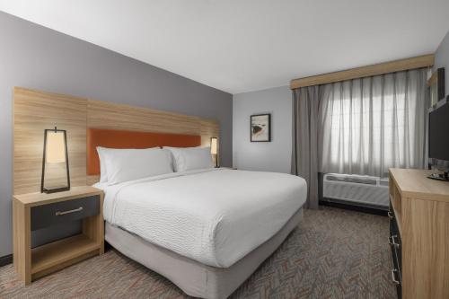 Candlewood Suites Texas City by IHG — Guest room