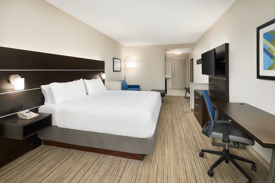 Candlewood Suites Valdosta Mall By IHG — Guest room