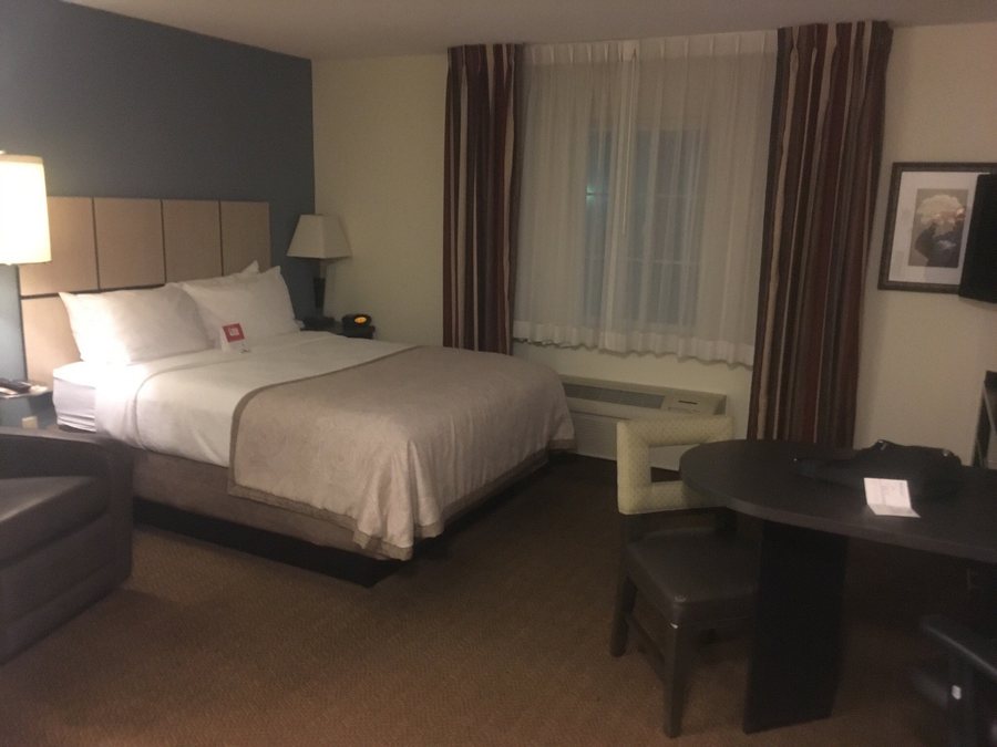 Candlewood Suites Wichita Airport — Guest room