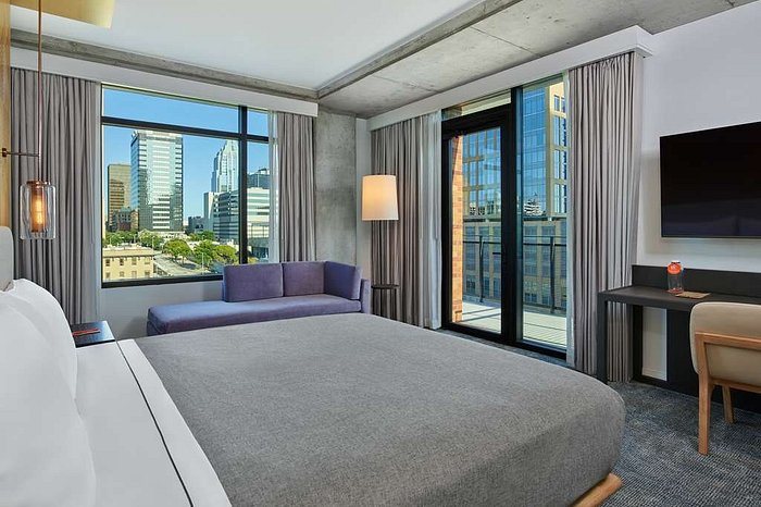 Canopy by Hilton Austin Downtown — Guest room
