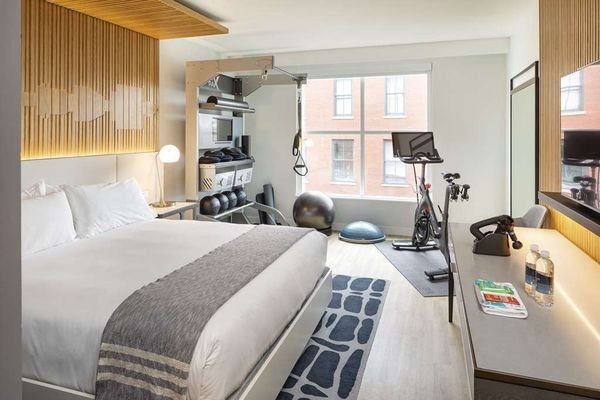 Canopy By Hilton Portland Waterfront — Guest room