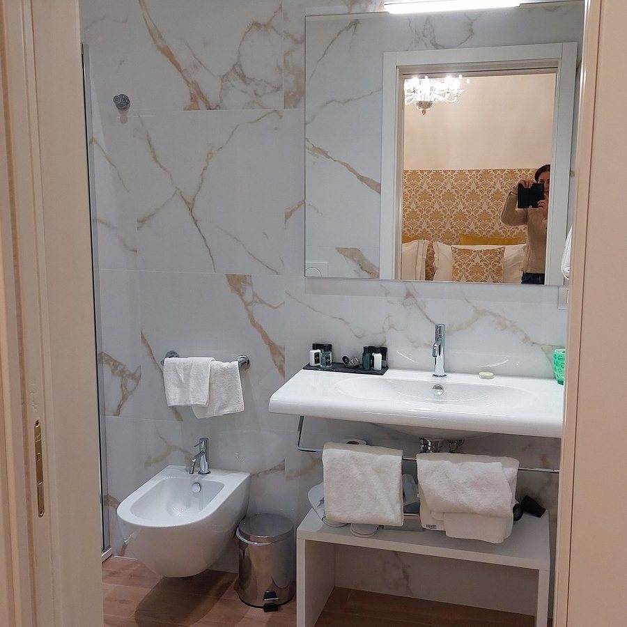 Canto degli Aranci — Bathroom