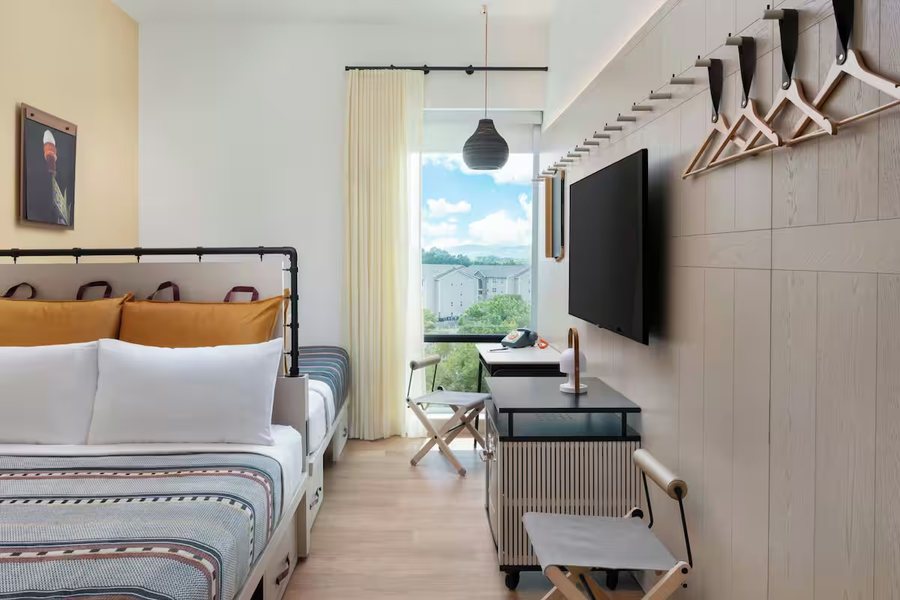 Cantrell Ultimate Rafting — Guest room