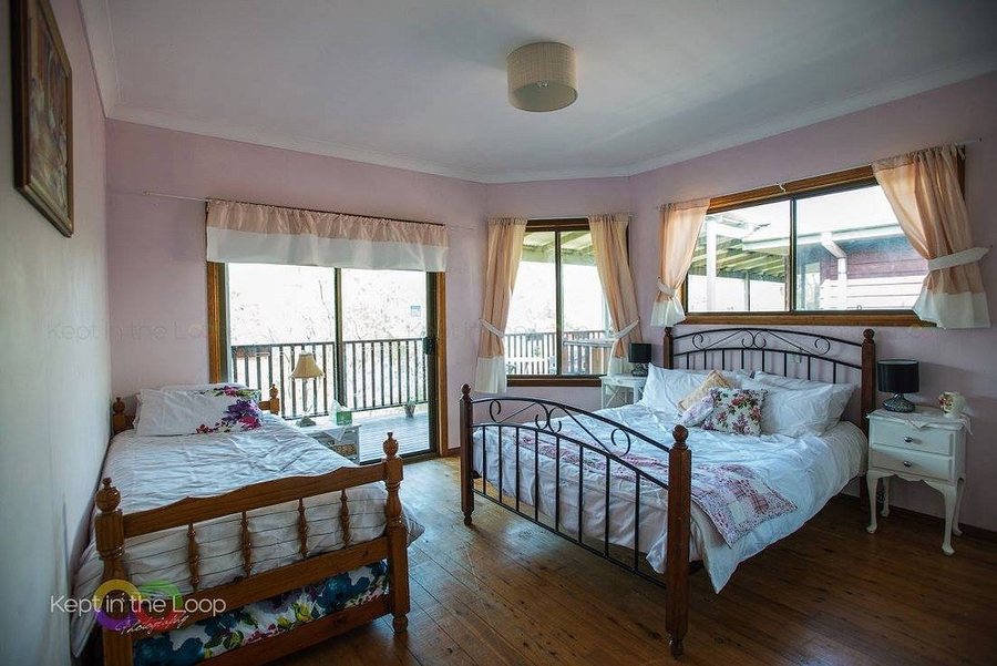 Canungra Hotel — Guest room