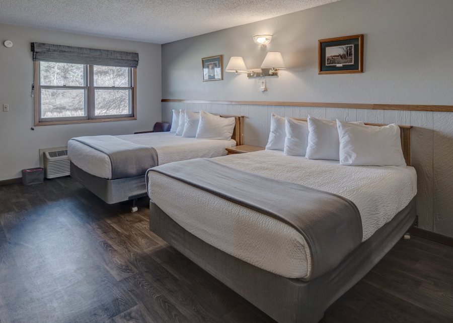 Canyon Lake Resort — Guest room