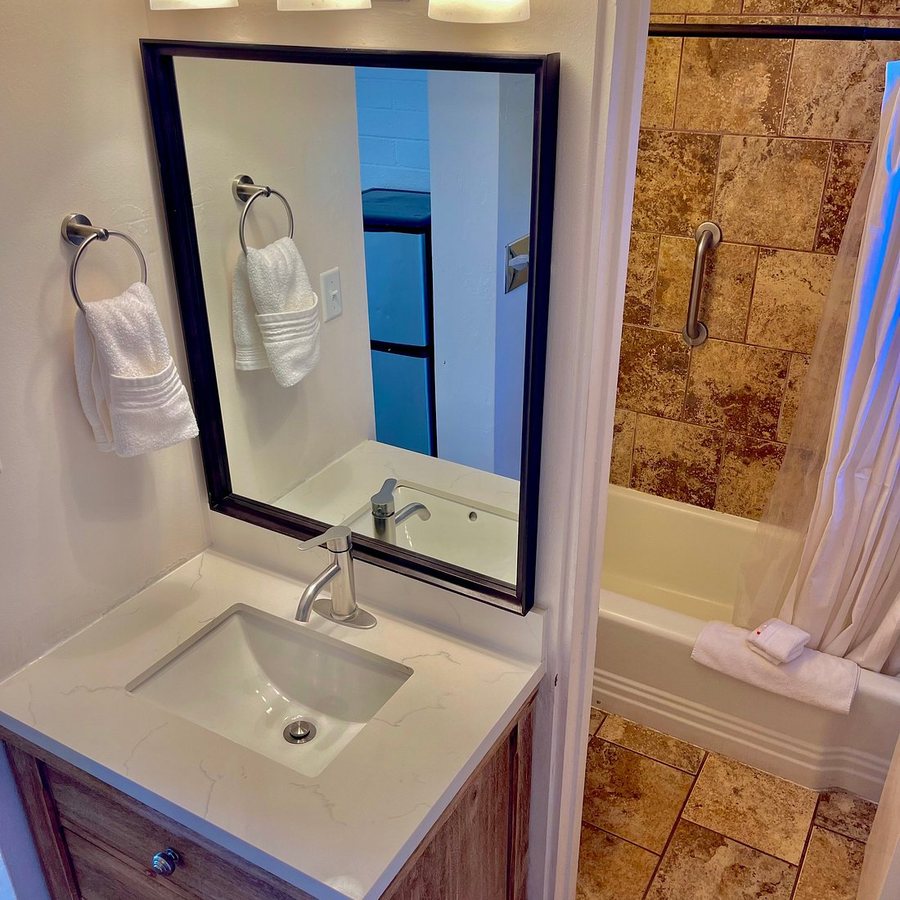 Canyon of the Eagles — Bathroom