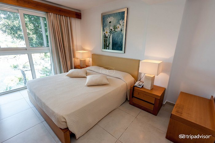 Cape Kanapitsa Hotel Suites — Guest room