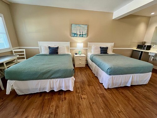 Cape Pines Motel — Guest room