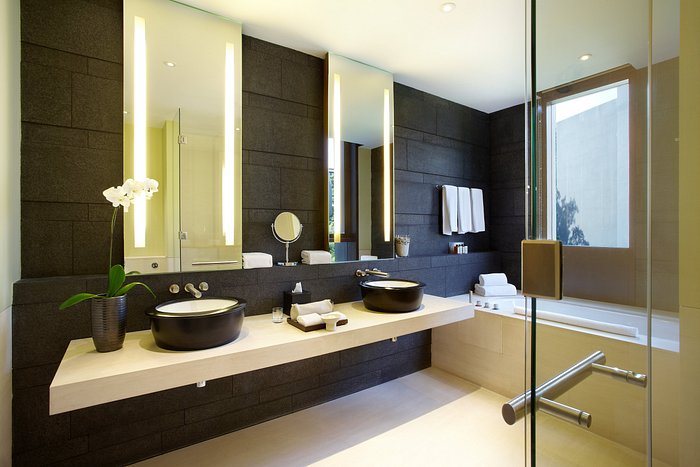 Capella Singapore — Bathroom