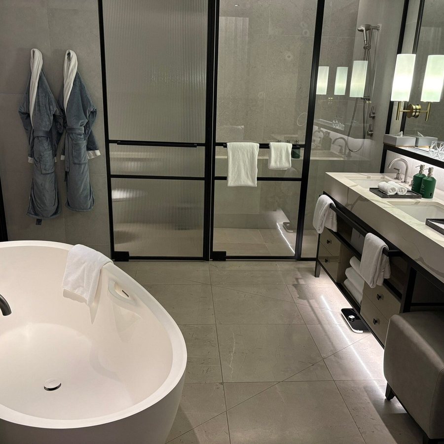 Capella Sydney — Bathroom