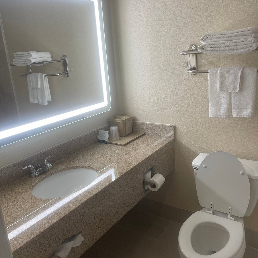 Captain s House — Bathroom